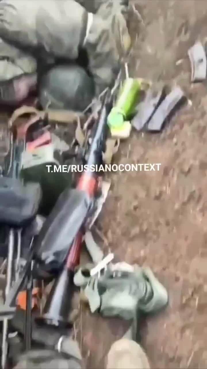 Preview for 🌻 Fertilizer Finder 🌻 on X \'Russian shares how their trench was redecorated 🔞 M4cY90Zutg\' X