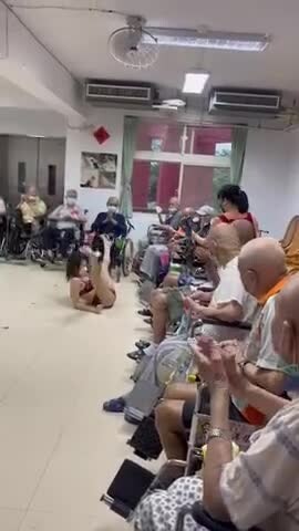 Preview for em gái nhảy nhót trong bệnh viện