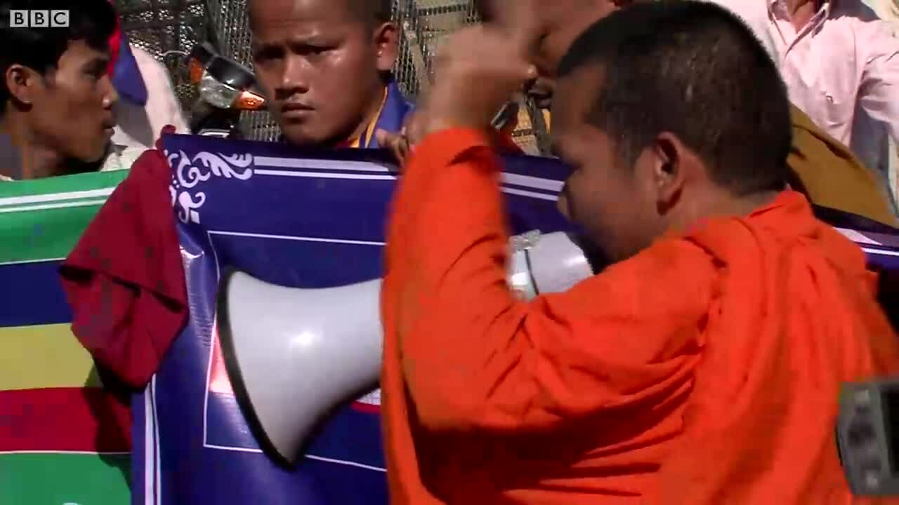 Preview for đốt cờ, phản đối vn tại phnom penh