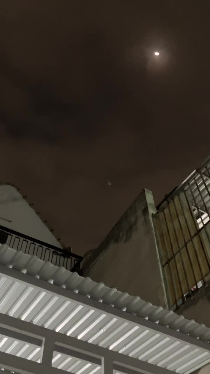 Preview for Vật thể lạ