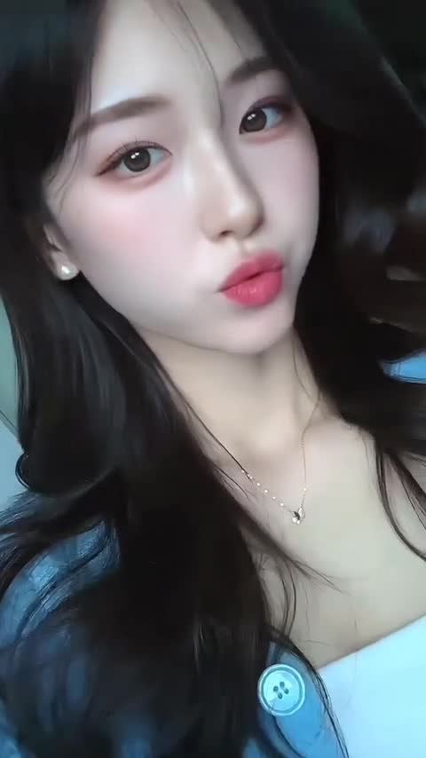 Preview for 중간에 초점 나가는거 킹받넹 ᕙ༼ ≖ᴥ≖༽ᕗ Instagram 360p