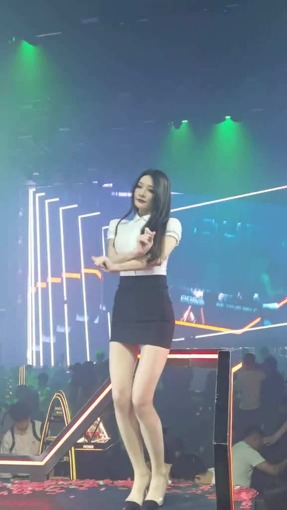 Preview for  7251646205862644997