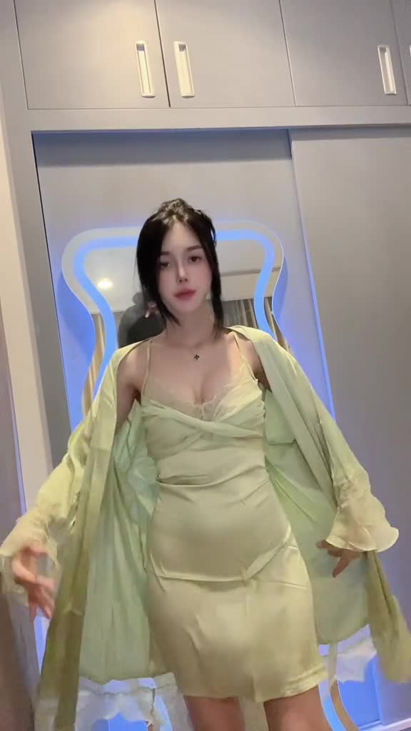 Preview for  7244955119354154246