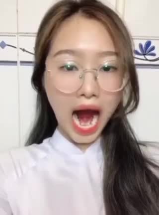 Preview for Em gái vừa xinh vừa dâm