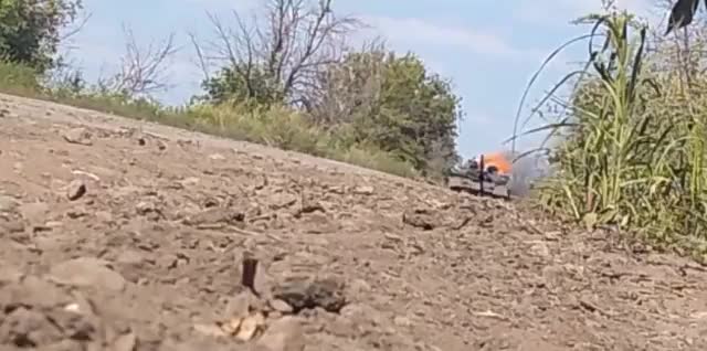 Preview for TOGA on X Russian Tank suffers a catastrophic cook off. #RussianArmy PuJKwqCxDX X