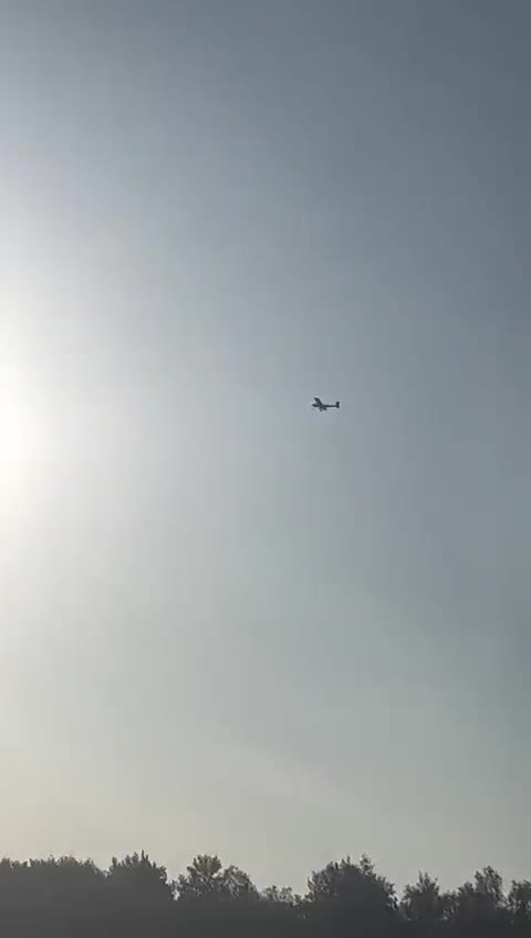 Preview for 🇺🇦War in Ukraine🇺🇦 on X everything is stable in Russia, the locals say this is the third Drone, they fly like home 68Qmc0DXQx X