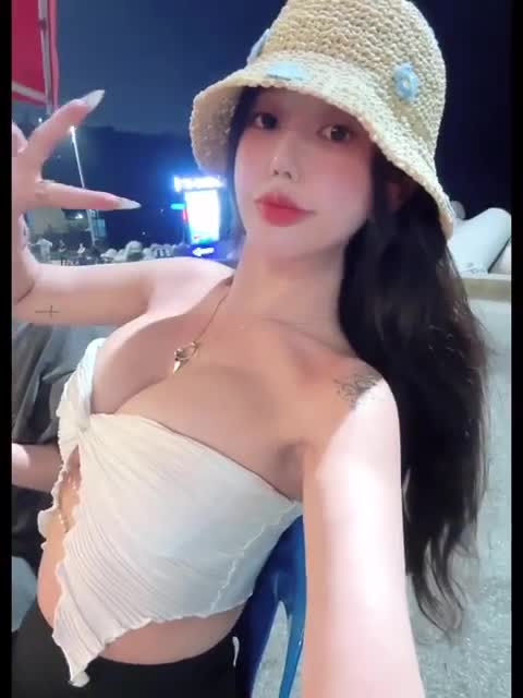 Preview for 소주 한두잔만 마셔도 뿔그리뿔그리 Instagram 360p