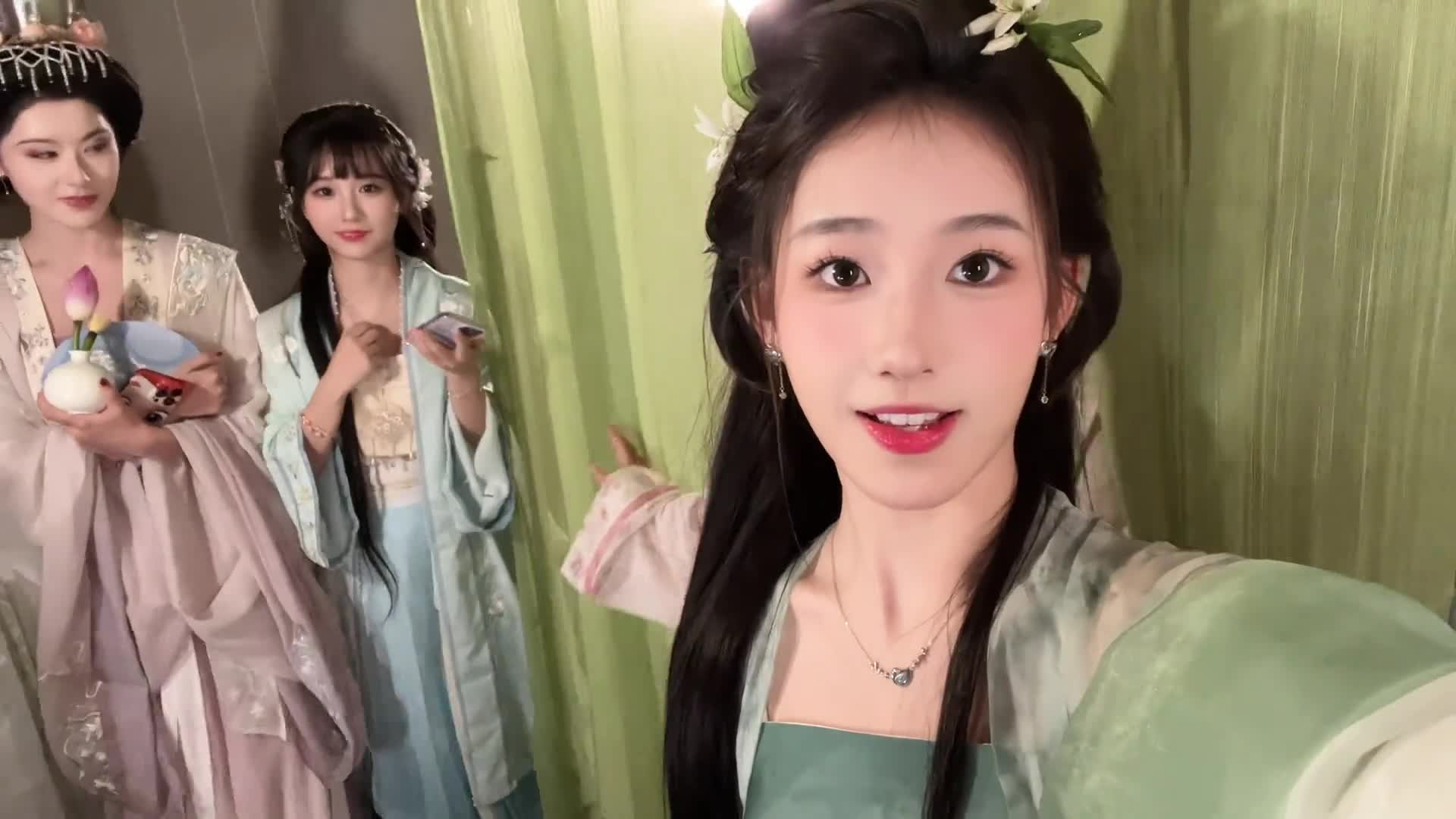 Preview for  7268968921825283368