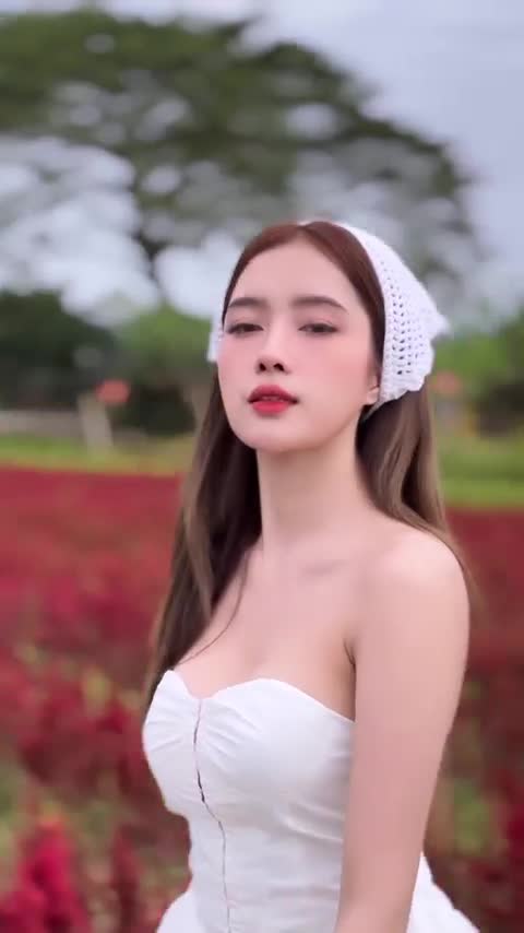 Preview for ชอบเดินเรื่อยๆ ในที่ที่เจอแล้วคุ้มสายตา 🍃🌸🌹💐 Instagram 360p